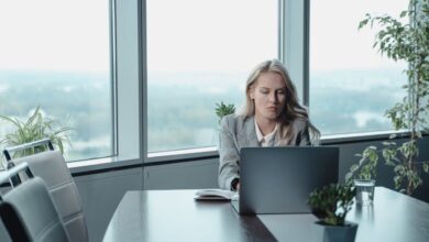 Aprenda como vender serviços especializados no LinkedIn com estratégias práticas de posicionamento, autoridade e geração de leads qualificados.